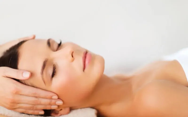 Diamond Glow vs. HydraFacial: Choosing the Right Option