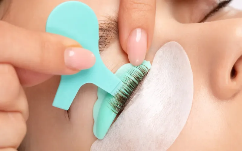 Lash Tint and Lash Lift: Enhance Your Lashes