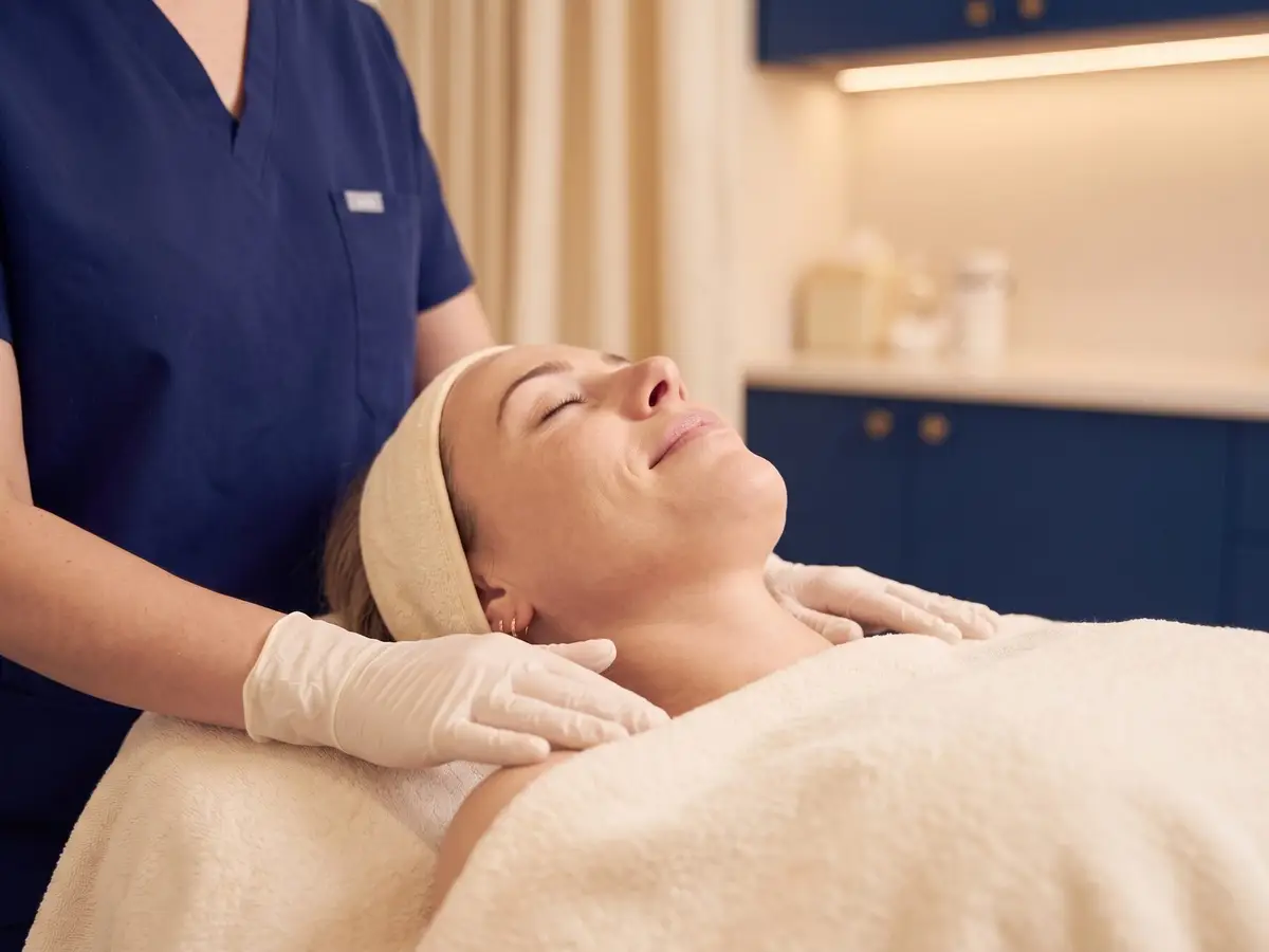 A Pura Vida provider performing a Quantum RF skin-tightening treatment in Fleming Island, FL